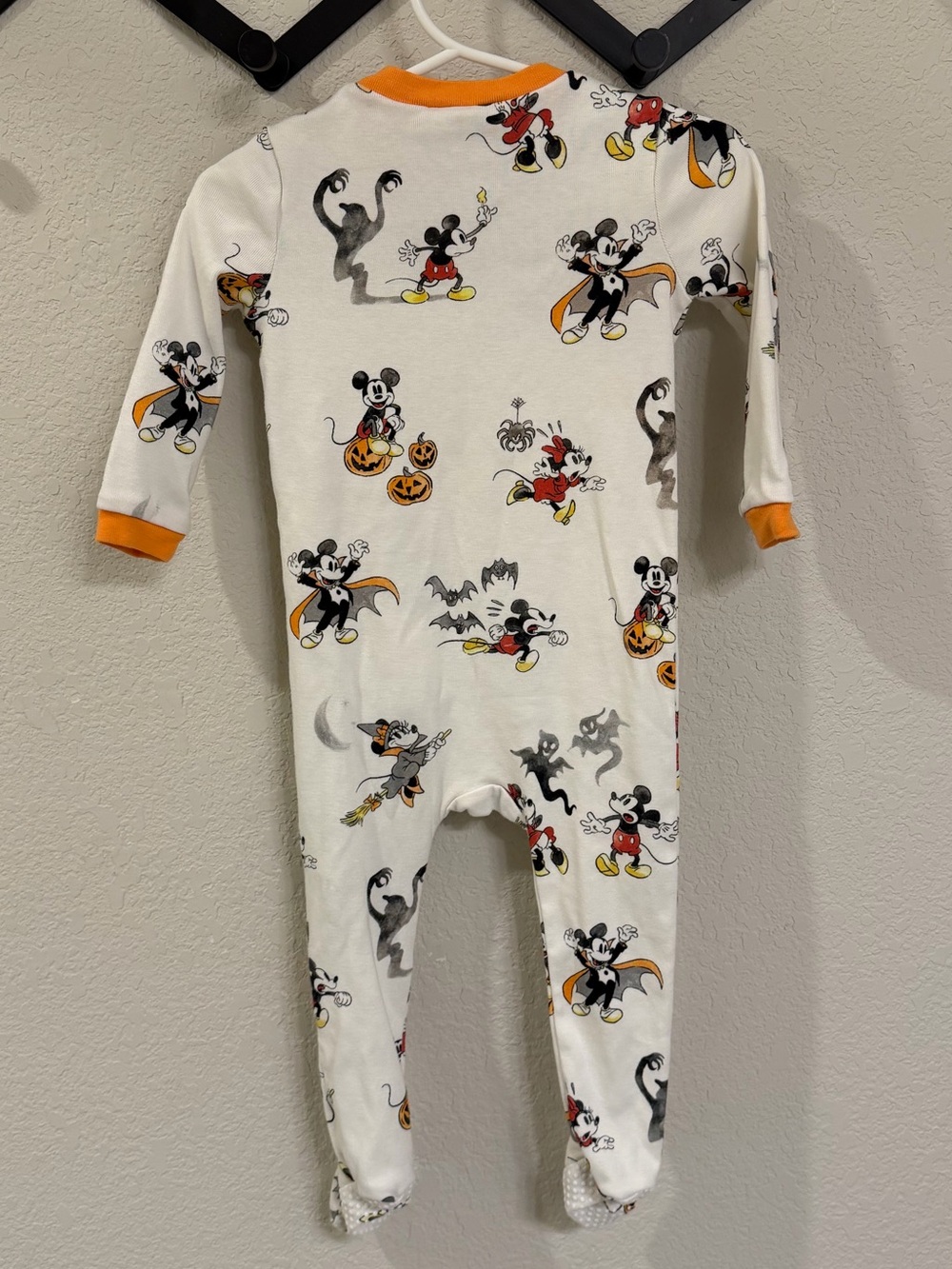 Disney x Pottery Barn Kids Mickey Mouse Halloween Pajamas Organic Cotton - Picture 6 of 9